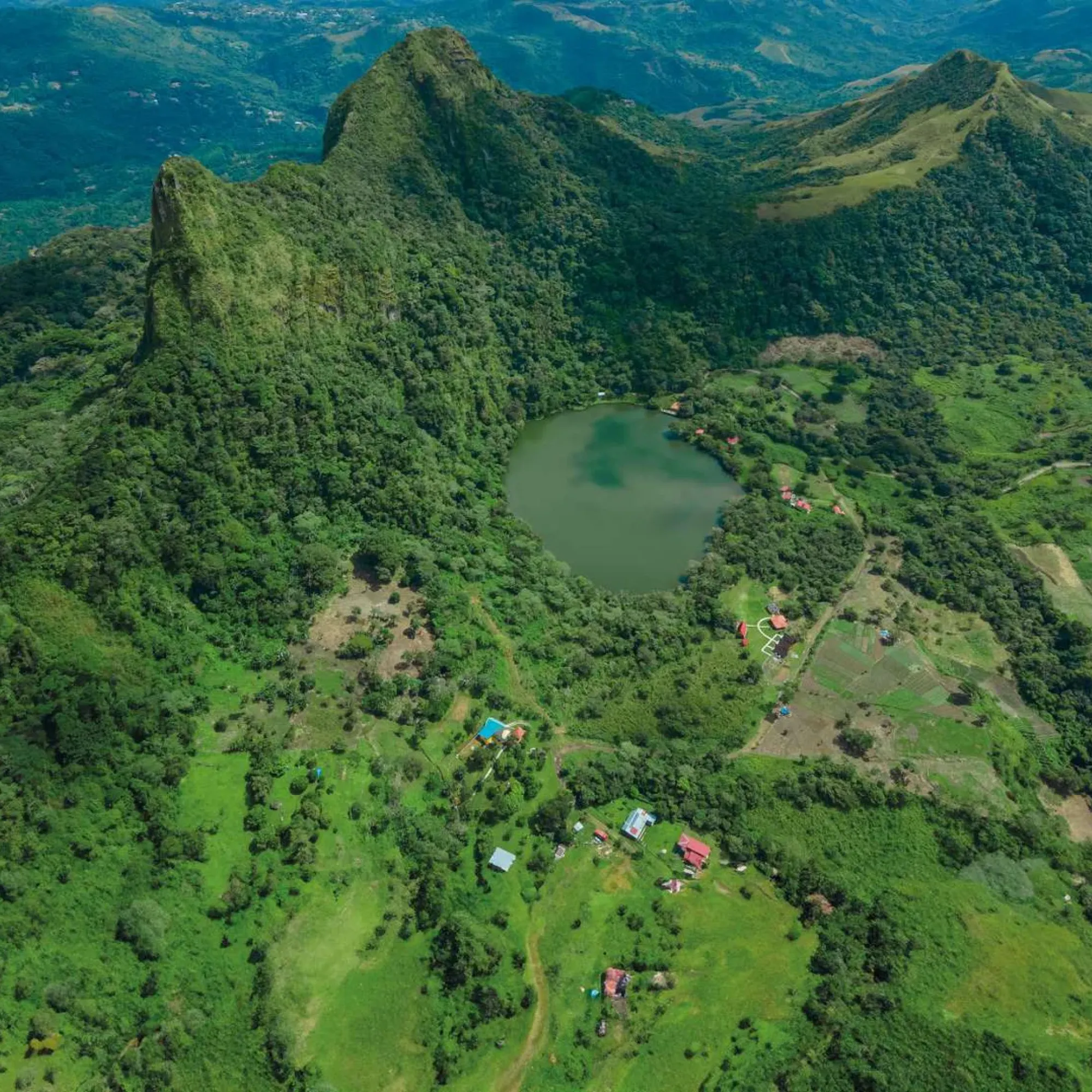 Pasadía en Laguna de San Carlos y Cerro Picacho